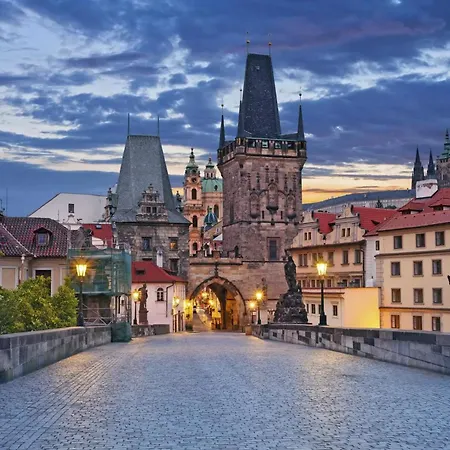 With 3 Bedroom For Family Lägenhet Prag