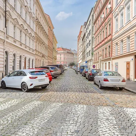 With 3 Bedroom For Family Apartment Prag